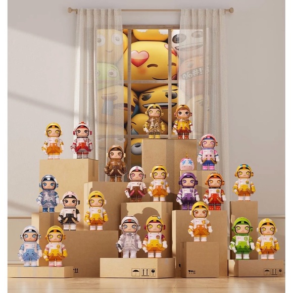 Mega Space Molly Emoji “All In Green” Figure 💚🚀🛸 - Picture 13 of 13